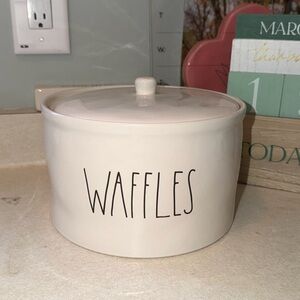 Rae dunn waffles warmer